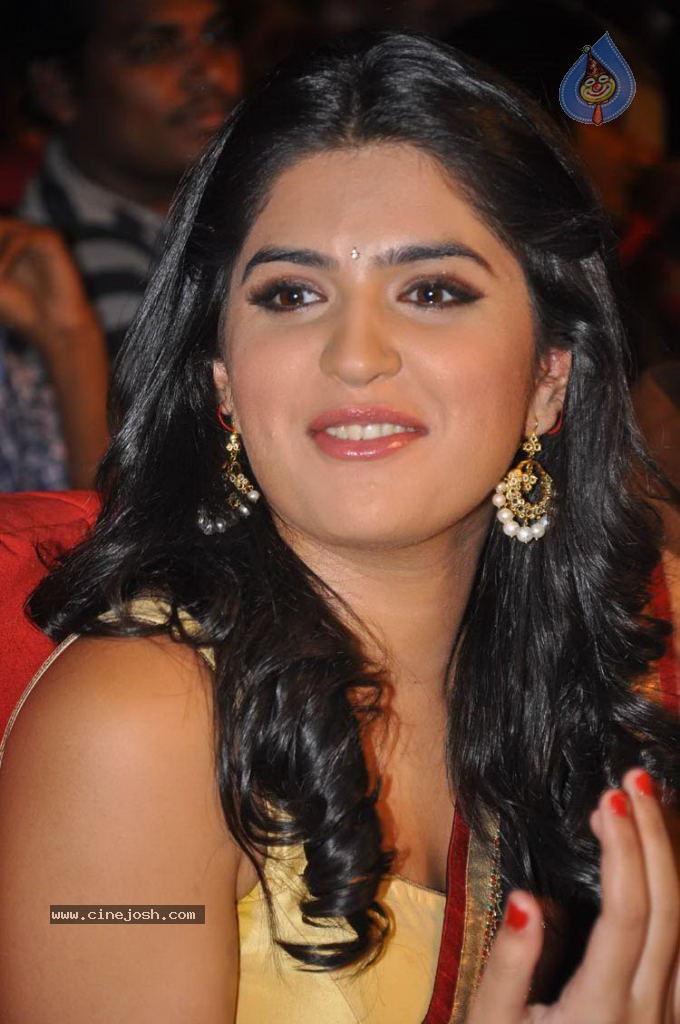 Deeksha Seth Latest Stills - 26 / 47 photos