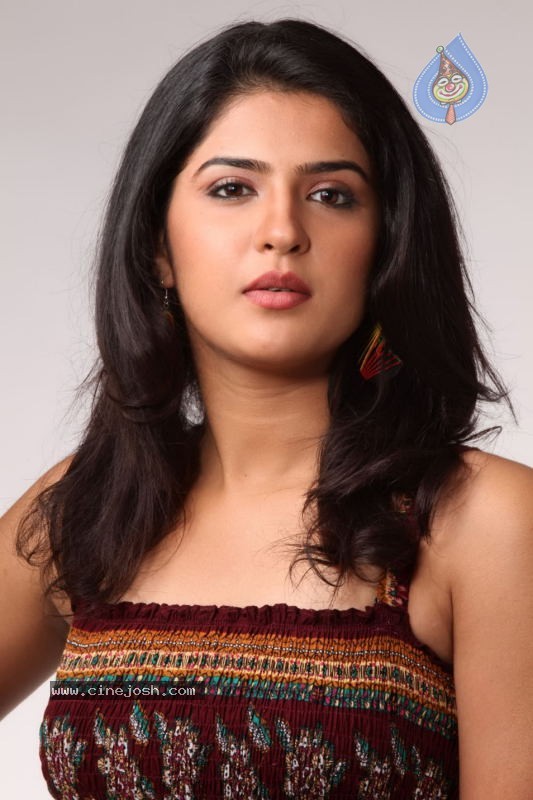 Deeksha Seth New Photos - 24 / 46 photos