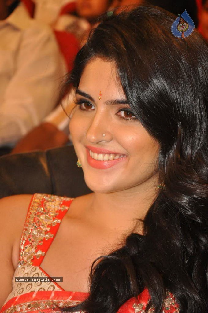 Deeksha Seth New Stills - 34 / 147 photos