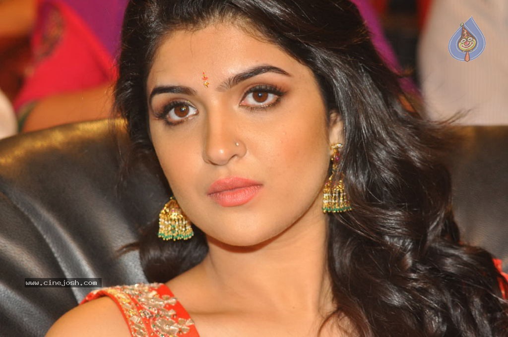 Deeksha Seth New Stills - 63 / 147 photos