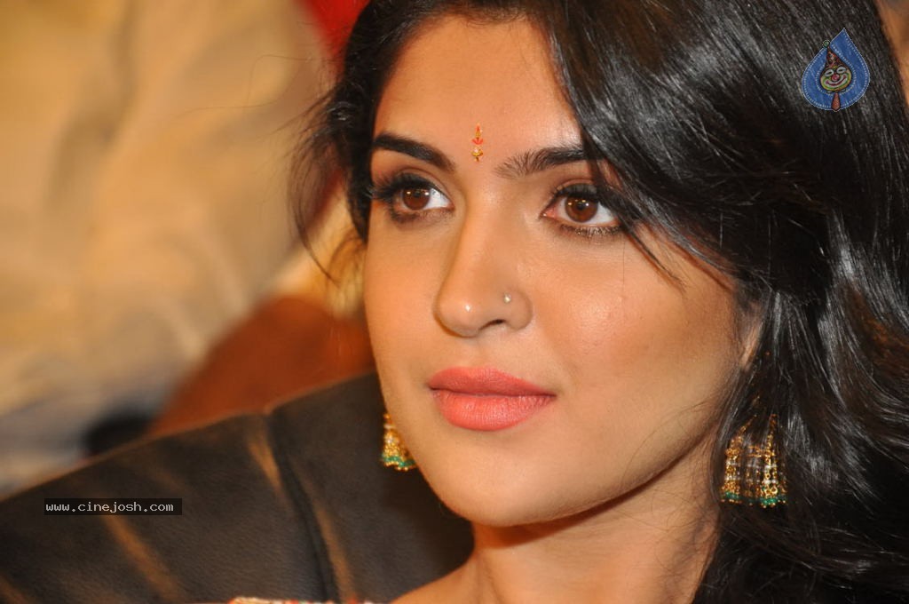 Deeksha Seth New Stills - 110 / 147 photos