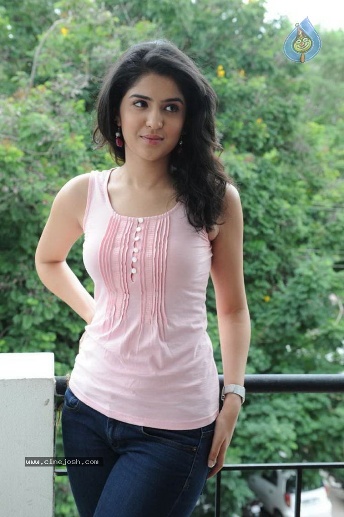 Deeksha Seth Photos - 31 / 63 photos