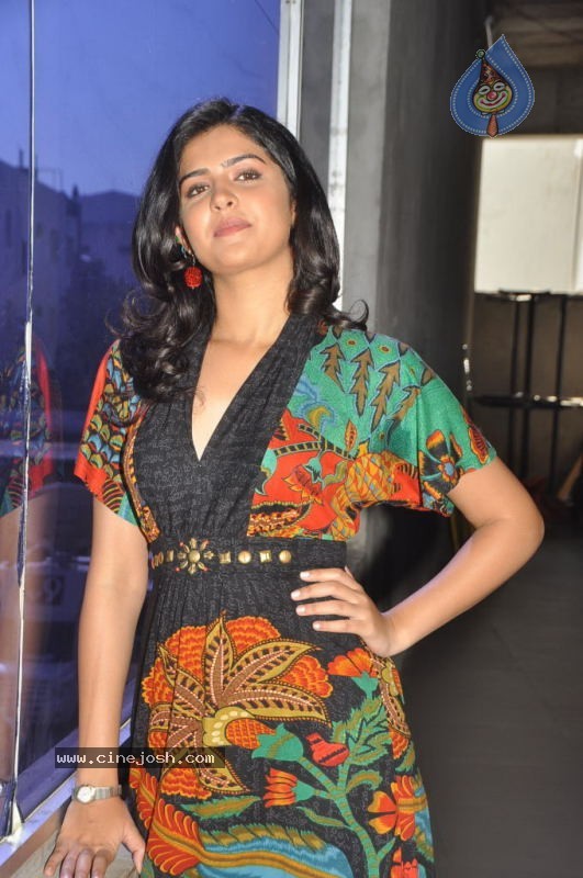 Deeksha Seth Photos - 49 / 57 photos