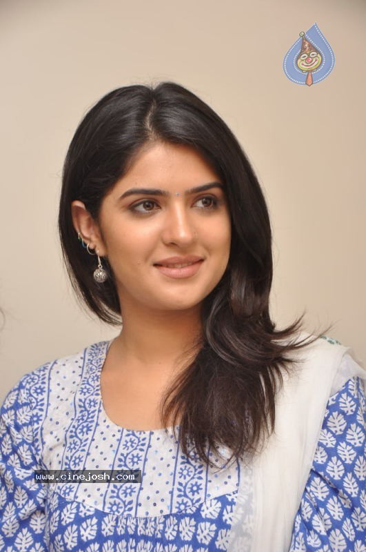 Deeksha Seth Stills - 8 / 46 photos