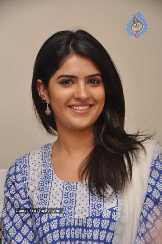 Deeksha Seth Stills - 10 / 46 photos