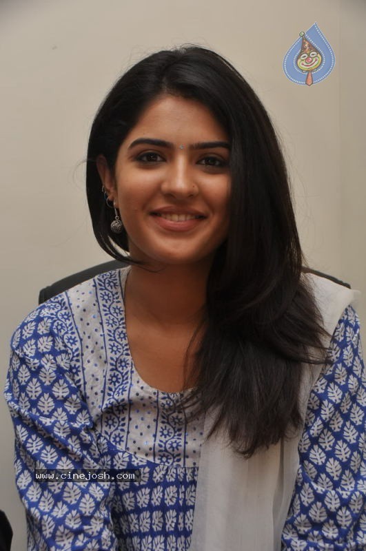 Deeksha Seth Stills - 17 / 46 photos