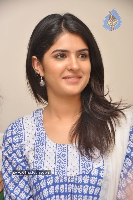 Deeksha Seth Stills - 18 / 46 photos