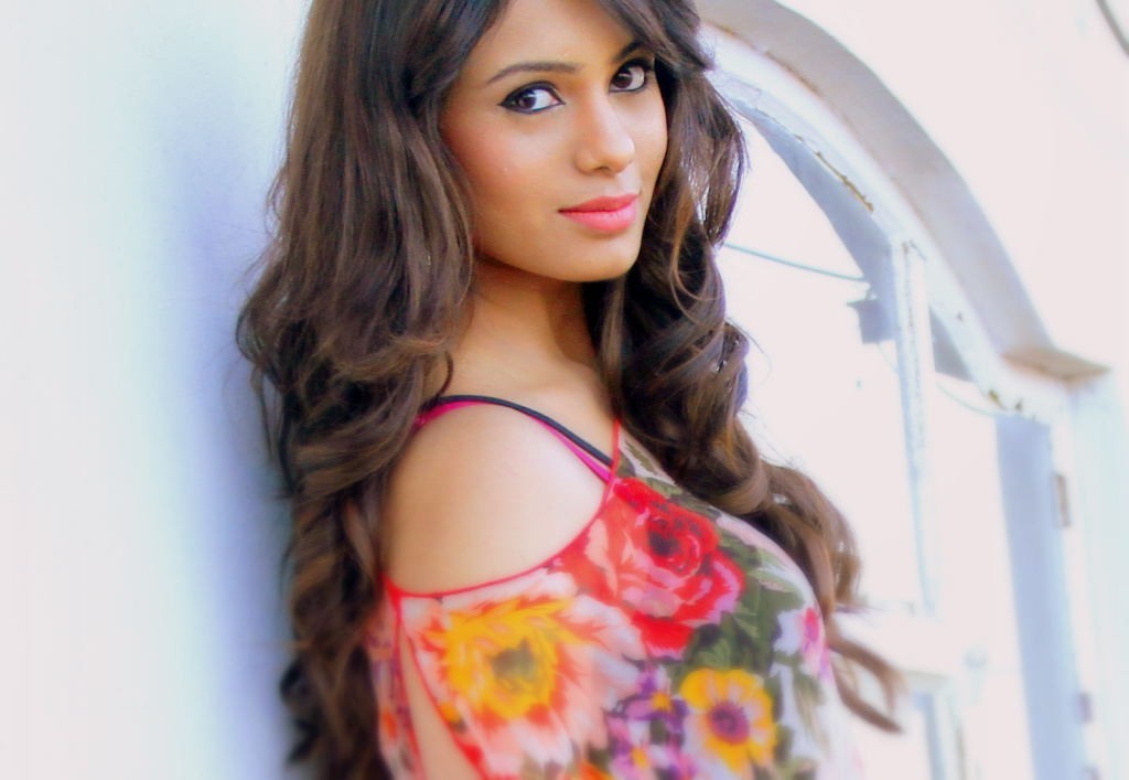 Deepa Sannidhi Hot Photos - 5 / 17 photos