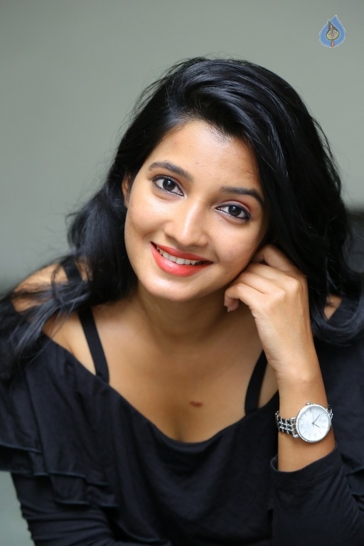 Deepthi Shetty Latest Gallery - 6 / 20 photos