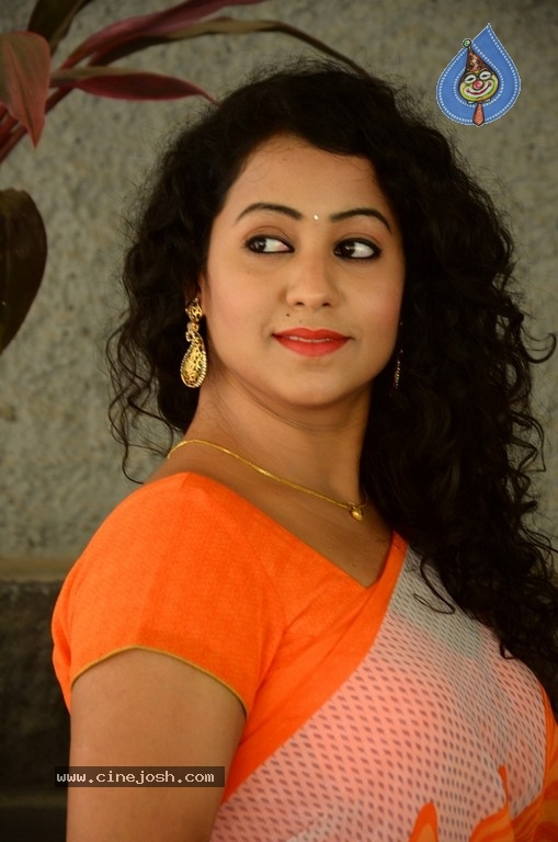 Deepu Naidu New Images - 4 / 21 photos