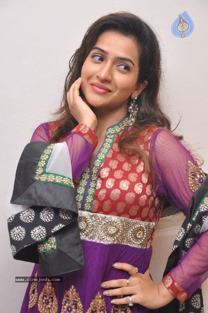 Devana Stills - 72 / 107 photos