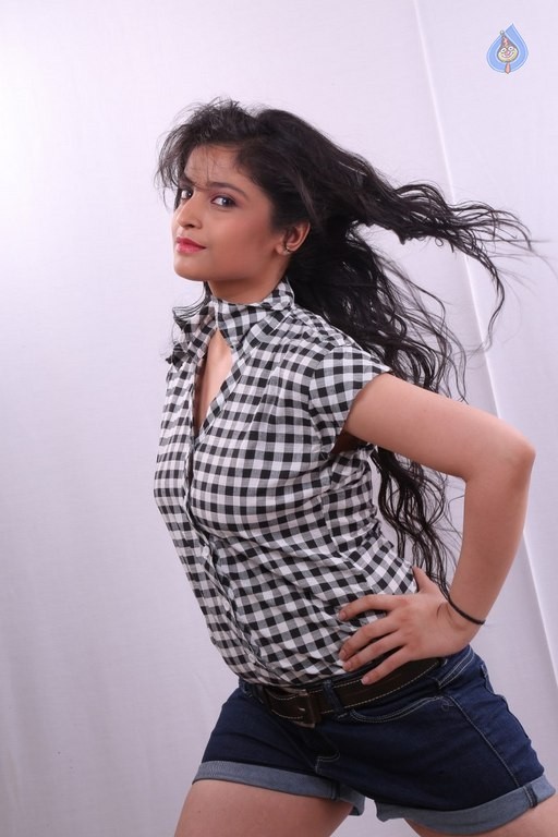 Divya New Photos - 16 / 63 photos