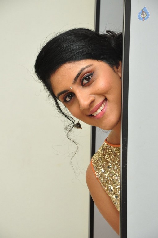 Dhanya Balakrishna New Images - 12 / 28 photos