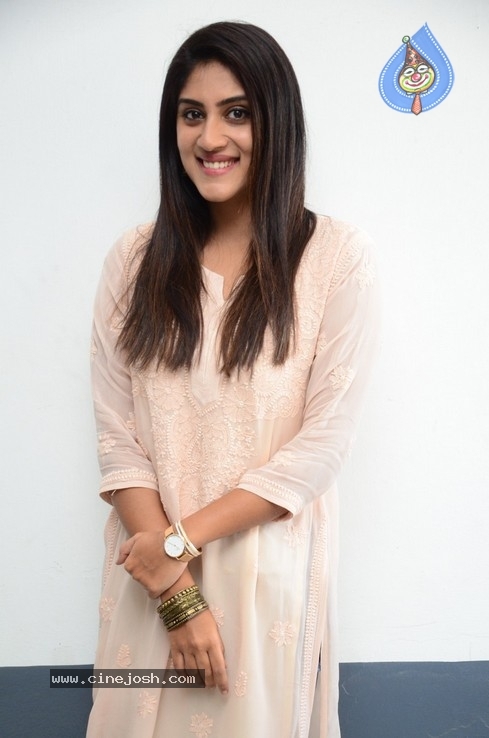 Dhanya Balakrishna Photos - 8 / 21 photos