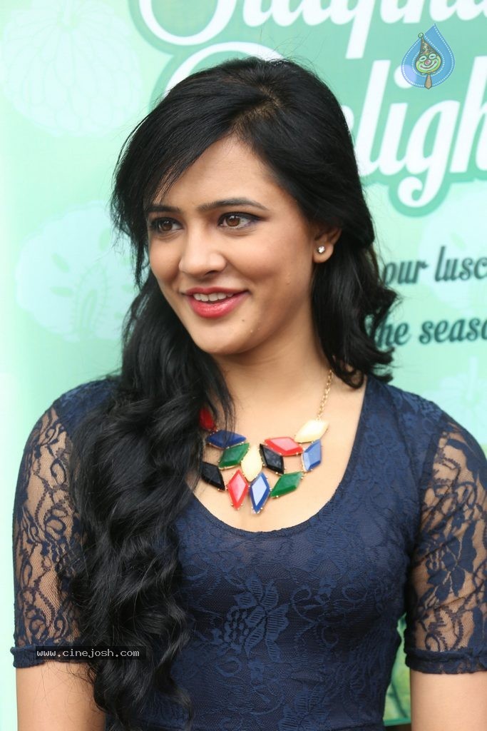 Diah Nicolas New Photos - 65 / 74 photos