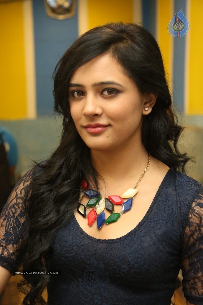 Diah Nicolas New Photos - 68 / 74 photos