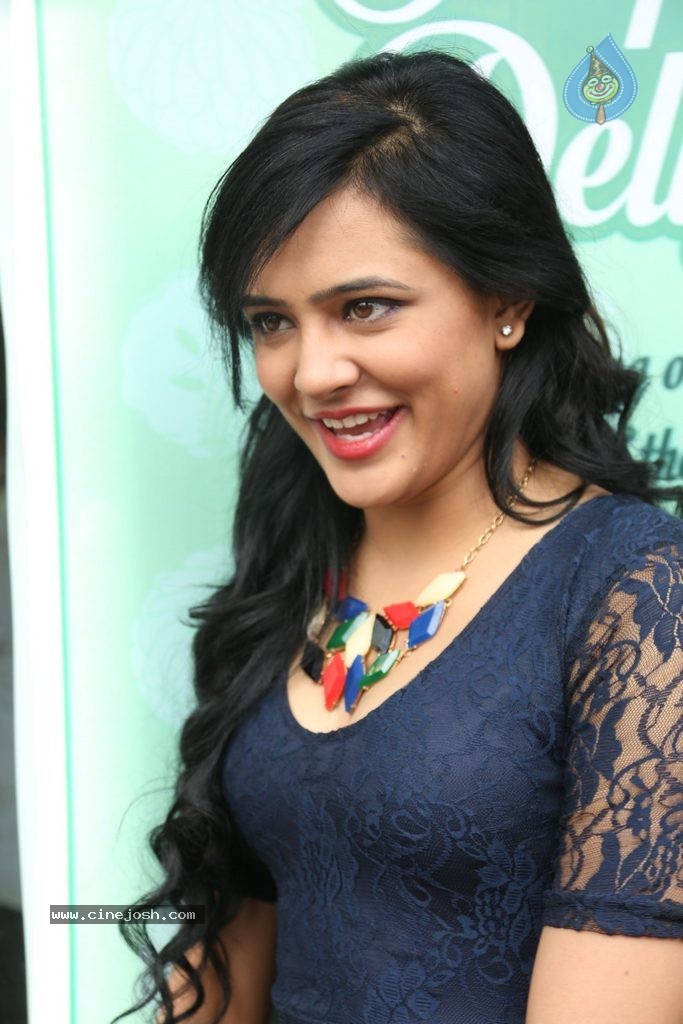 Diah Nicolas New Photos - 70 / 74 photos