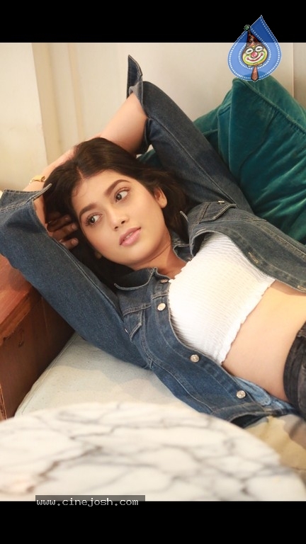 Digangana Suryavanshi Photo Shoot Photos - 4 / 10 photos