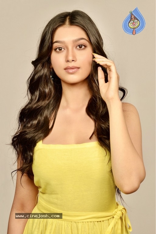 Digangana Suryavanshi Photo Shoot Photos - 10 / 10 photos