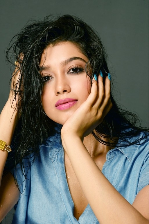 Digangana Suryavanshi Photos - 14 / 15 photos