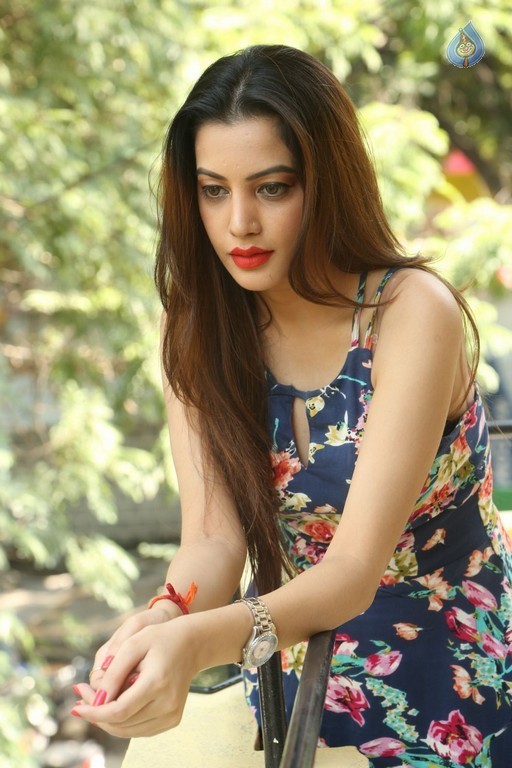 Diksha Panth New Gallery - 11 / 42 photos