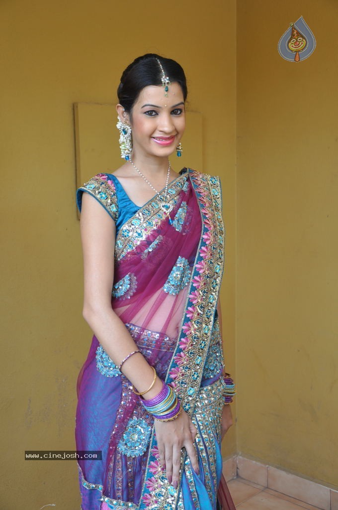 Diksha Panth Stills - 5 / 18 photos