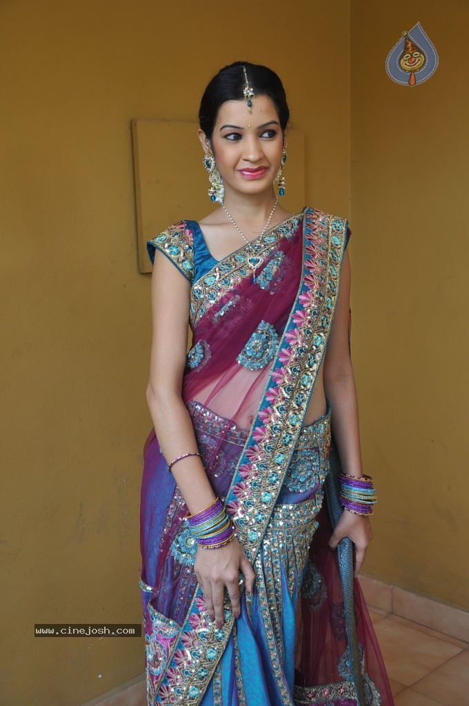 Diksha Panth Stills - 9 / 18 photos