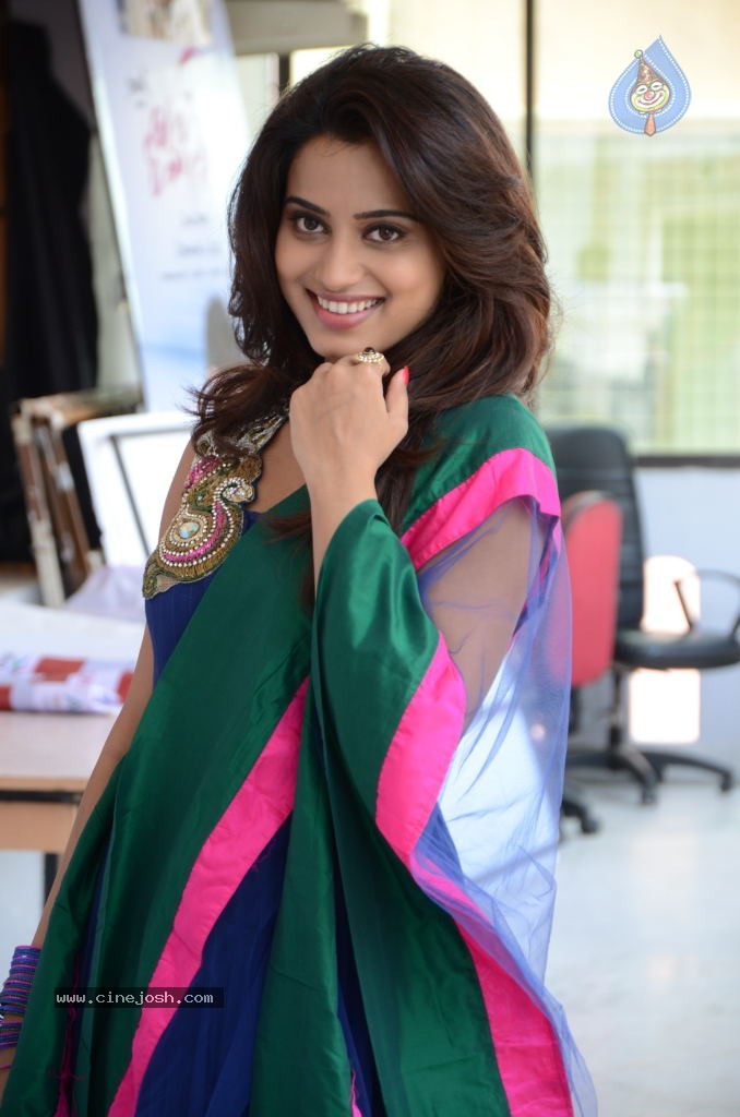 Dimple Chopade Stills - 5 / 28 photos