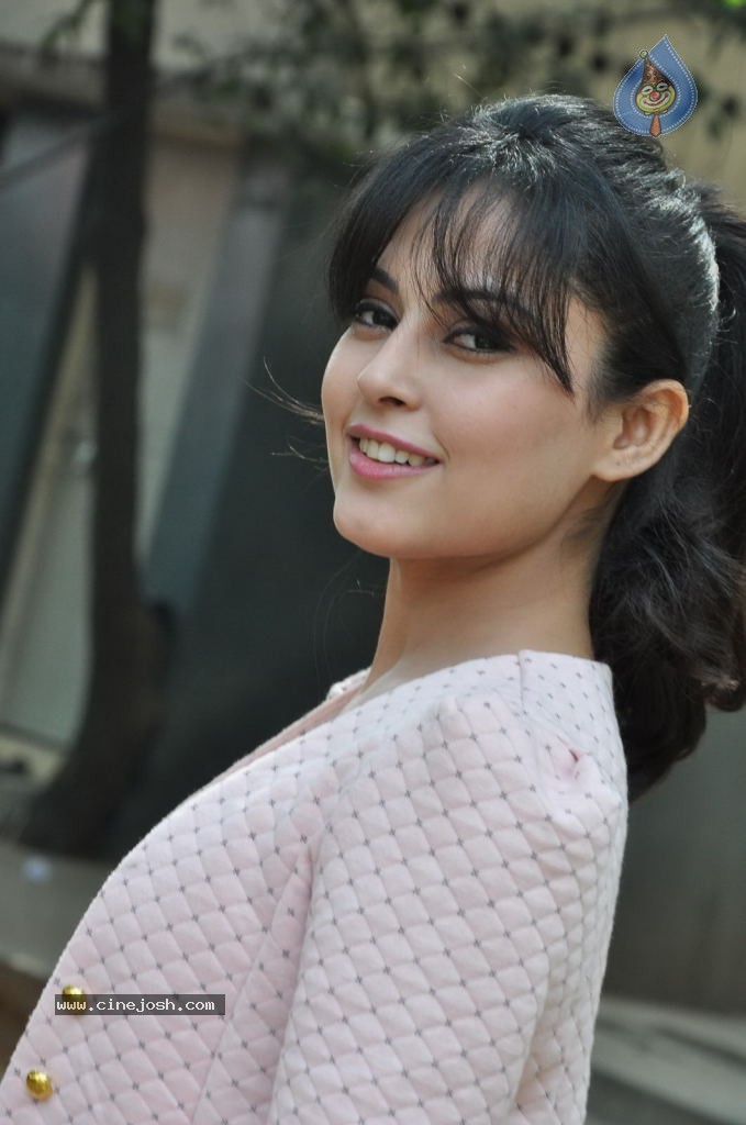 Disha Pandey Latest Gallery  - 11 / 96 photos
