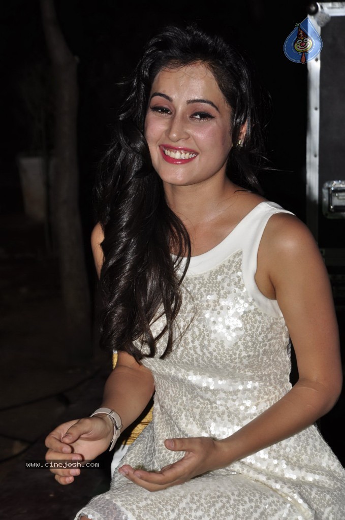 Disha Pandey New Stills - 41 / 53 photos