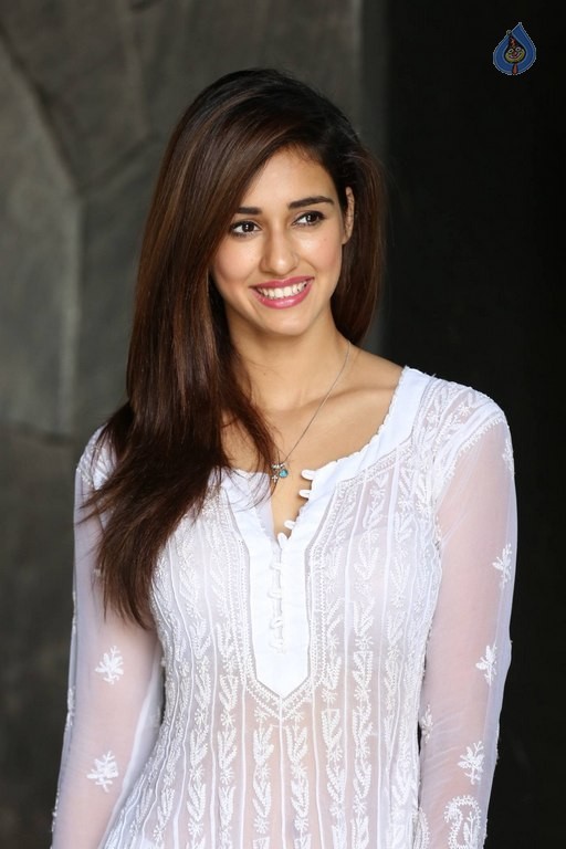Disha Patani New Images - 16 / 29 photos