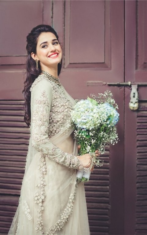 Disha Patani New Photos - 1 / 30 photos