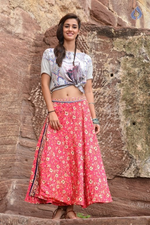 Disha Patani New Pics - 21 / 21 photos