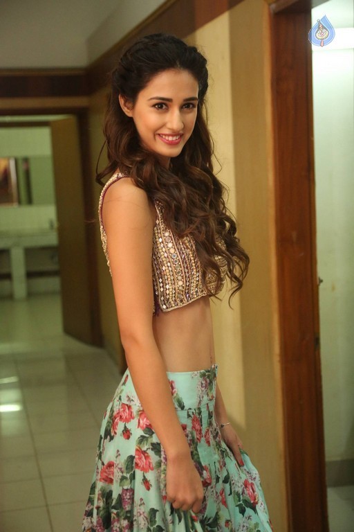 Disha Patani Photos - 5 / 30 photos