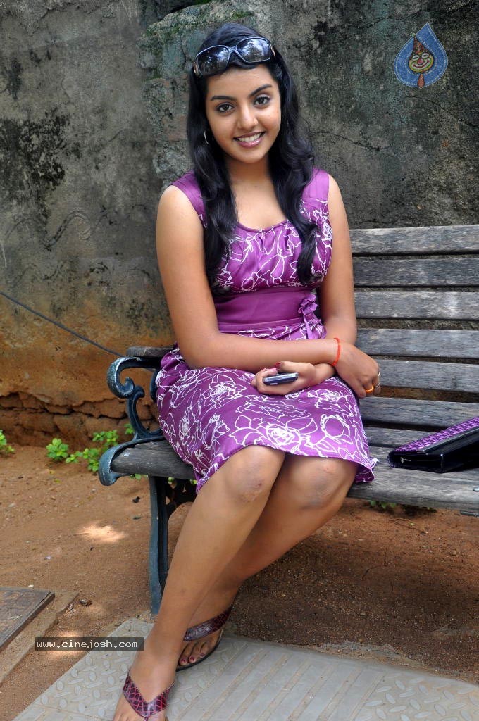 Divya Nagesh Latest Stills - 46 / 58 photos