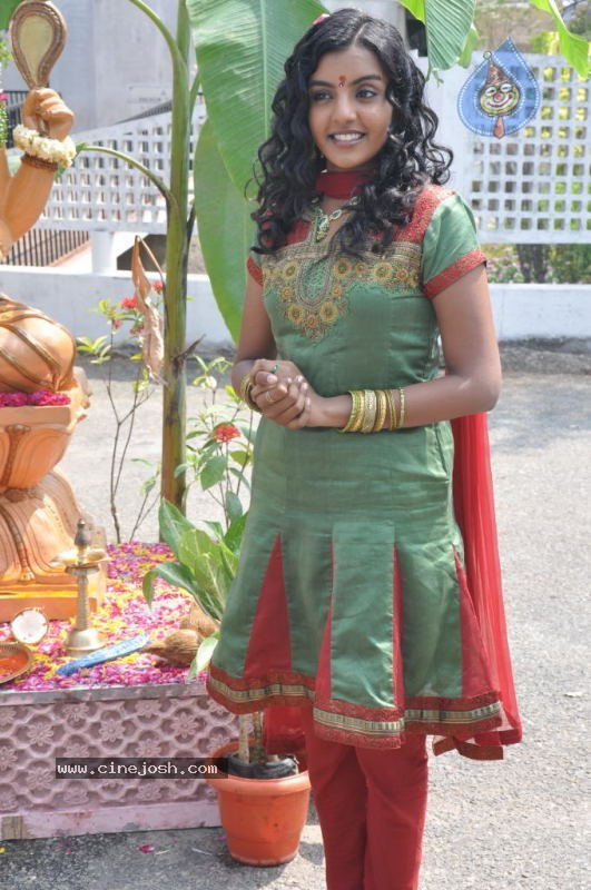 Divya Nagesh Stills - 4 / 54 photos