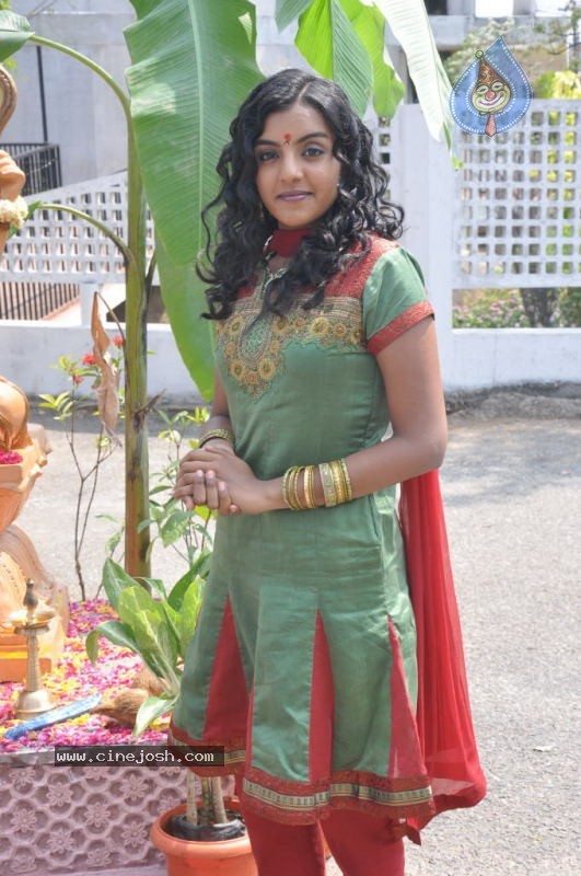 Divya Nagesh Stills - 5 / 54 photos