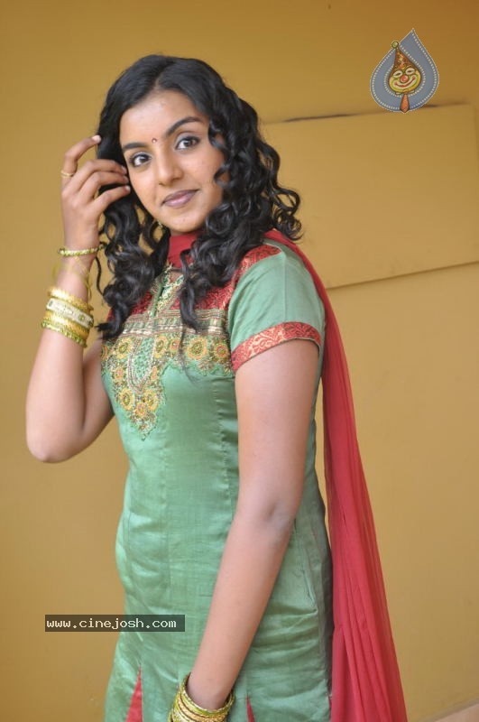 Divya Nagesh Stills - 19 / 54 photos