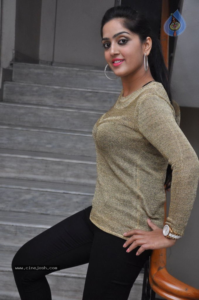 Divya New Gallery - 41 / 47 photos