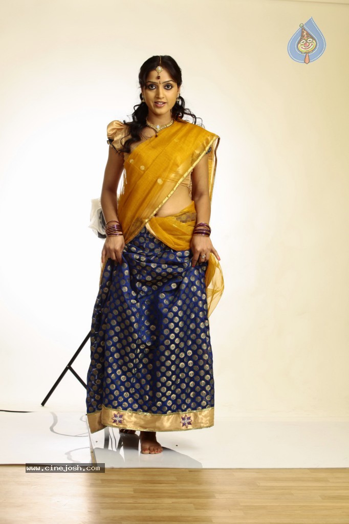 Divya Singh Hot Gallery - 81 / 102 photos