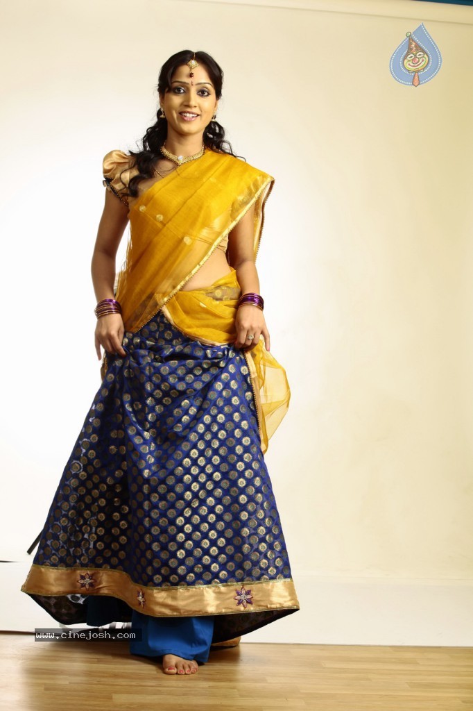 Divya Singh Hot Gallery - 100 / 102 photos