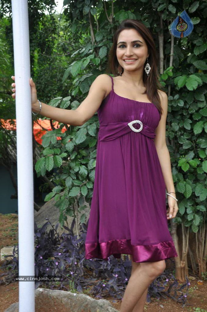 Drithi Stills - 10 / 31 photos