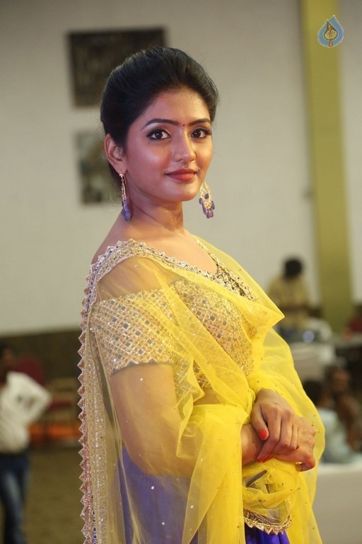 Eesha New Photos - 19 / 42 photos