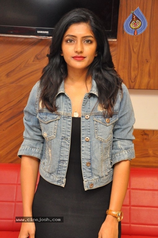 Eesha Rebba Stills - 5 / 17 photos