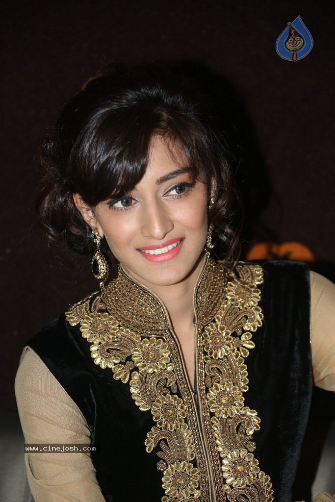 Erika Fernandez Stills - 52 / 62 photos