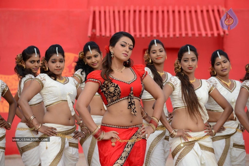 Ester Noronha Hot Pics - 24 / 88 photos