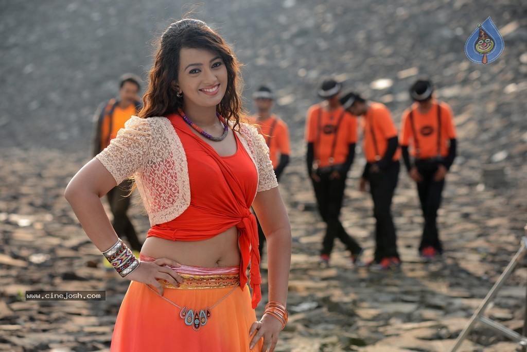 Ester Noronha Hot Pics - 30 / 88 photos