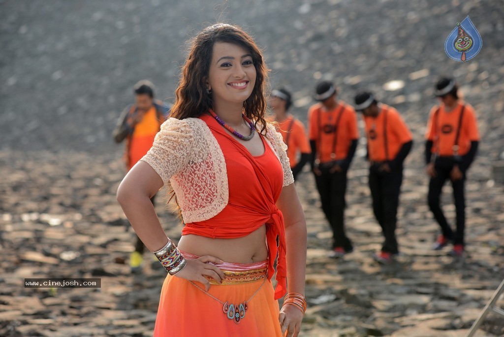 Ester Noronha Hot Pics - 42 / 88 photos