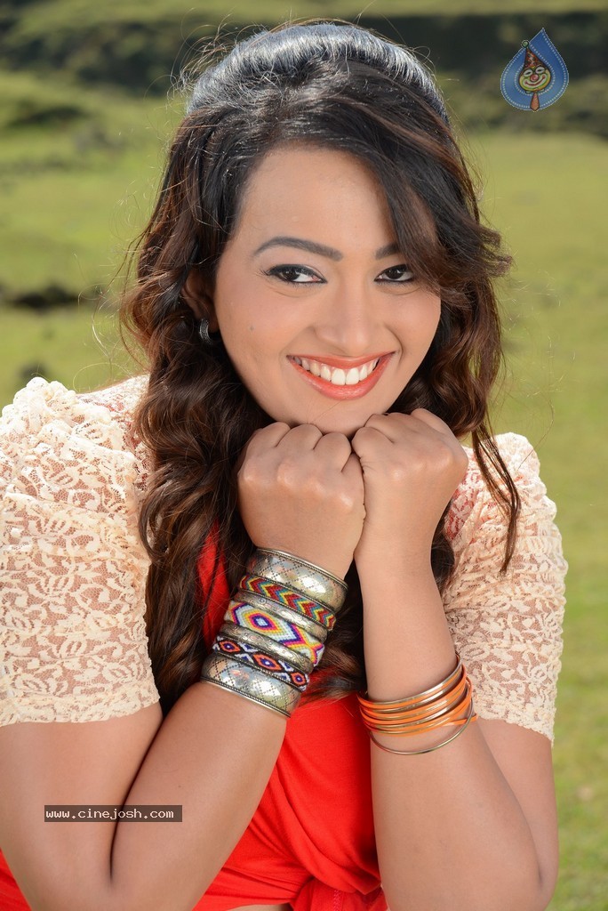 Ester Noronha Hot Pics - 44 / 88 photos