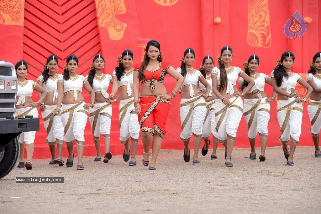 Ester Noronha Hot Pics - 57 / 88 photos